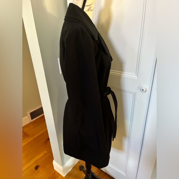 London Fog Black Belted Trench Coat. Women's Size: M. - Picture 5 of 13